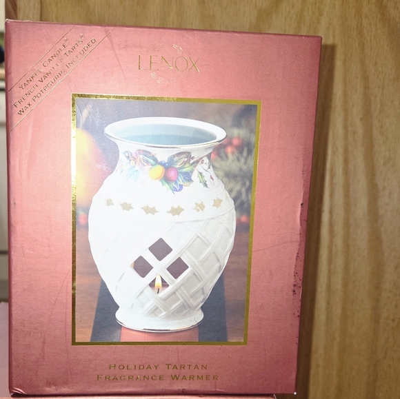 Lenox Holiday Fragrance Warmers | Holly Berry & Tartan | Brand New in Box - Picture 2 of 3